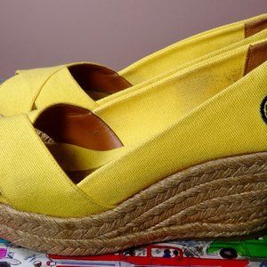 Tory Burch Filipa Yellow Canvas Espadrille Wedge Size 6
